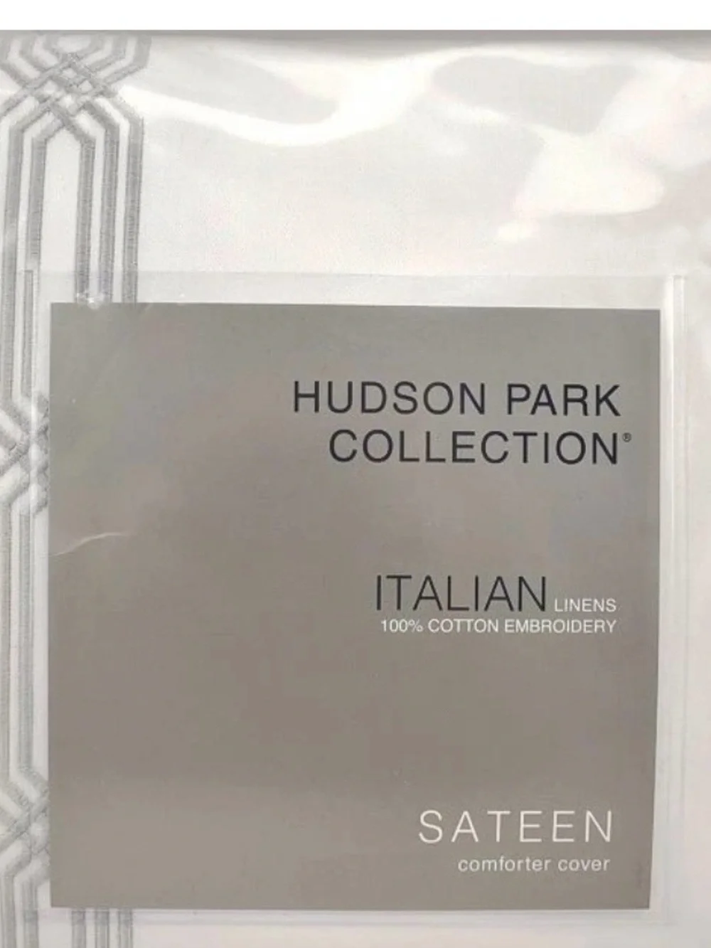 Hudson Park Tivoli Italian Linen King Duvet cover white/silver.